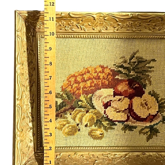 Pair of vintage cross stitched fruit needlework in 11.5 x 13 gold wooden frames - Picture 7 of 7